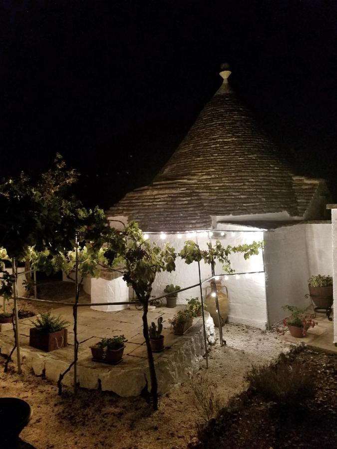 Antico Trullo Immerso Nella Campagna Alberobello Luaran gambar