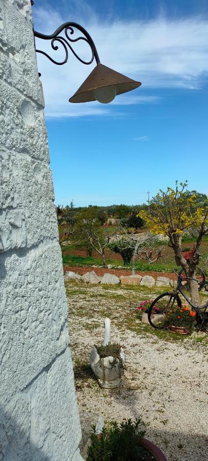 Antico Trullo Immerso Nella Campagna Alberobello Luaran gambar